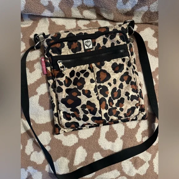 Brighton $13 - Picture 1 of 7